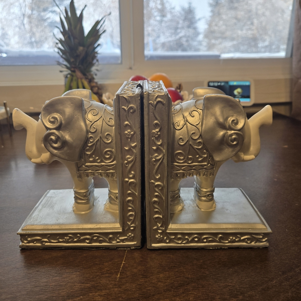 Elegant Elephant Bookends Home Decor Silver White Shelf - Picture 6 of 6